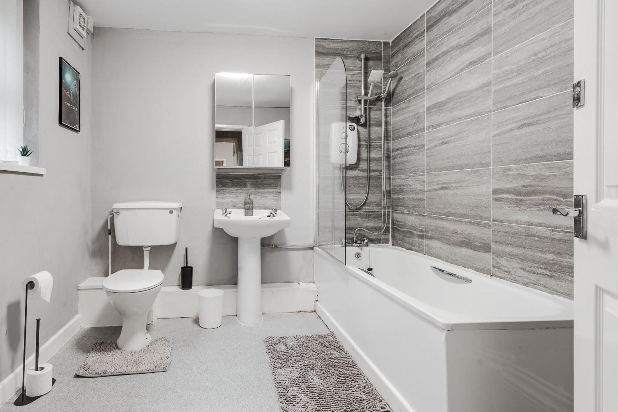 Links-4bdrm Terraced House-parking-antonio St Liverpool